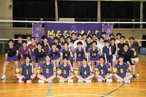 男子バレー集合写真(2).jpg