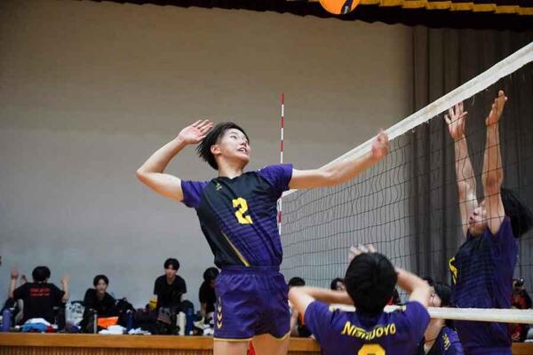 男子バレープレー写真(2).jpg