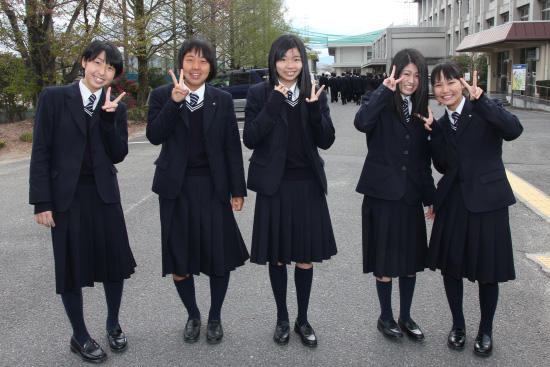 女子高校生　集合 クラス集合写真 京都府立西城陽高等学校：学校生活