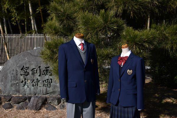 リボンとネクタイ 選べるようになりました！ - 京都府立西乙訓高等学校