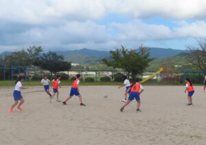 5・6年生で合同体育～サッカーの学習が始まりました～ | 京丹後市立