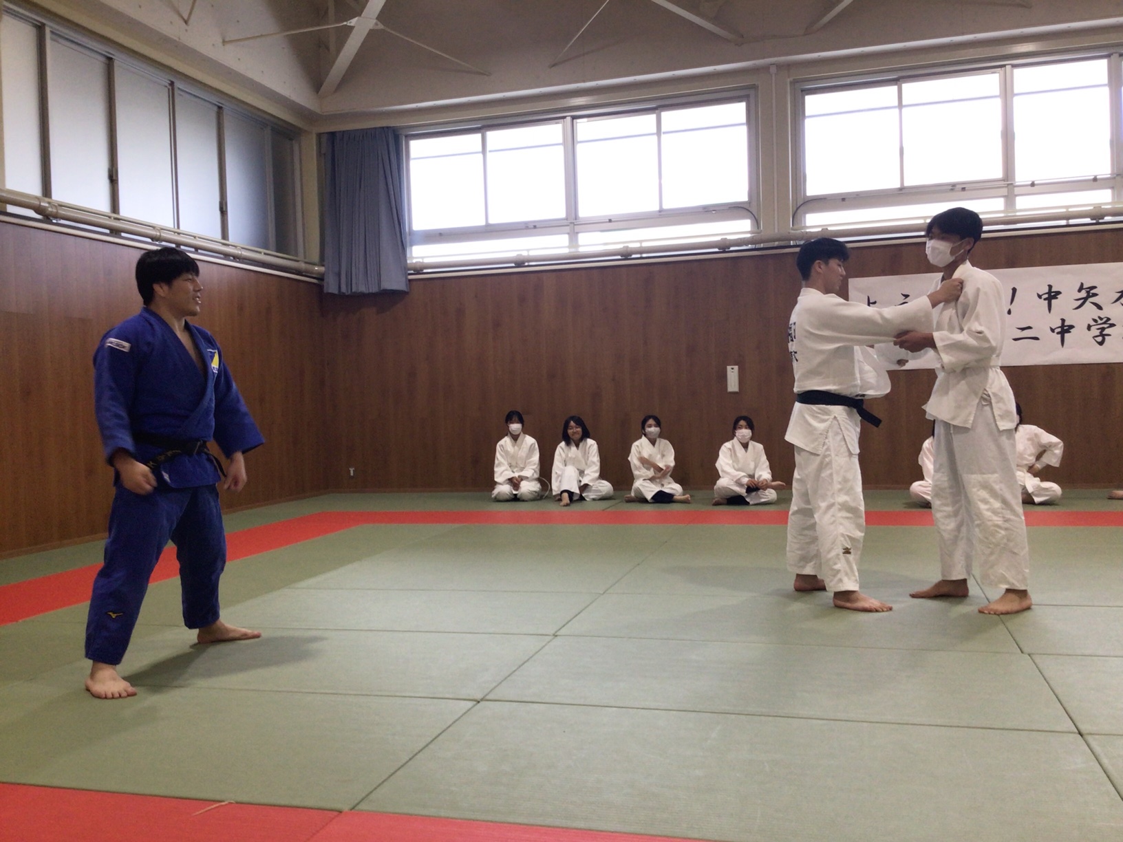 メダリストによる保健体育武道(柔道)授業支援事業