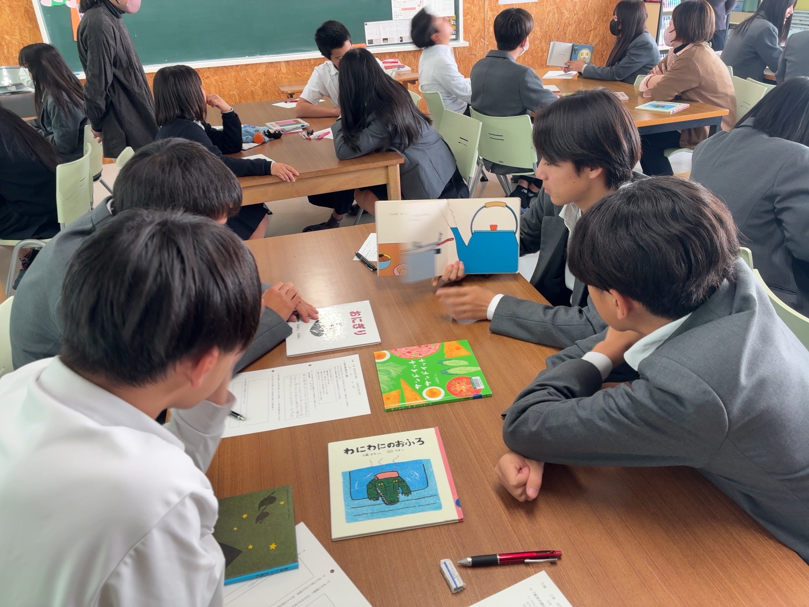 3年生 絵本の読み聞かせ