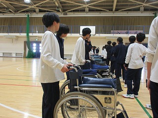 1年福祉体験学習を実施しました！