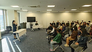 Ｒ７　国際交流に伴う絵画の感謝状授与式