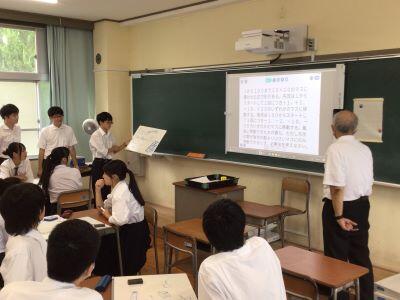 右側の画像