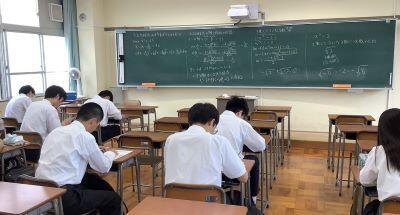 左側の画像