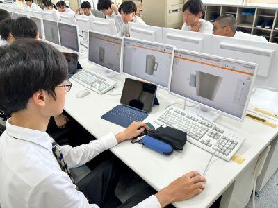 右側の画像