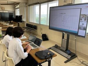 ３年課題研究情報科学ラボシミュレーション研究班　７月オンライン勉強会を受講