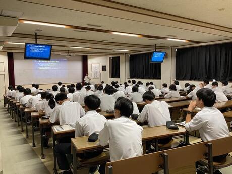 １・２年生　京都産業大学理工学部 特別講義を実施しました！
