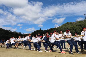 2026.1002.綱引き赤組.JPG