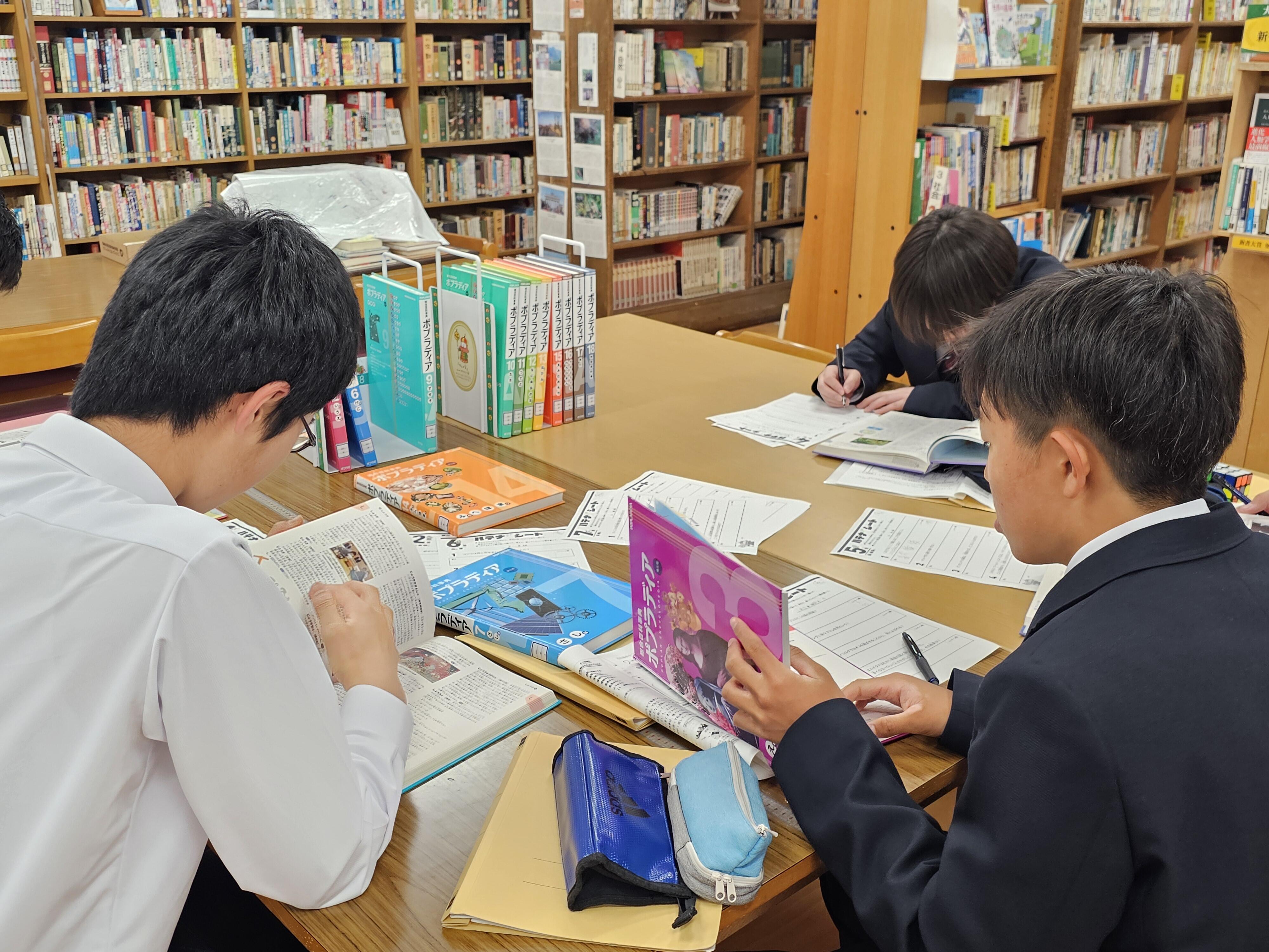 https://www.kyoto-be.ne.jp/tangoryokufuu-hs/mt/library-k/images/20240521_115741.jpg