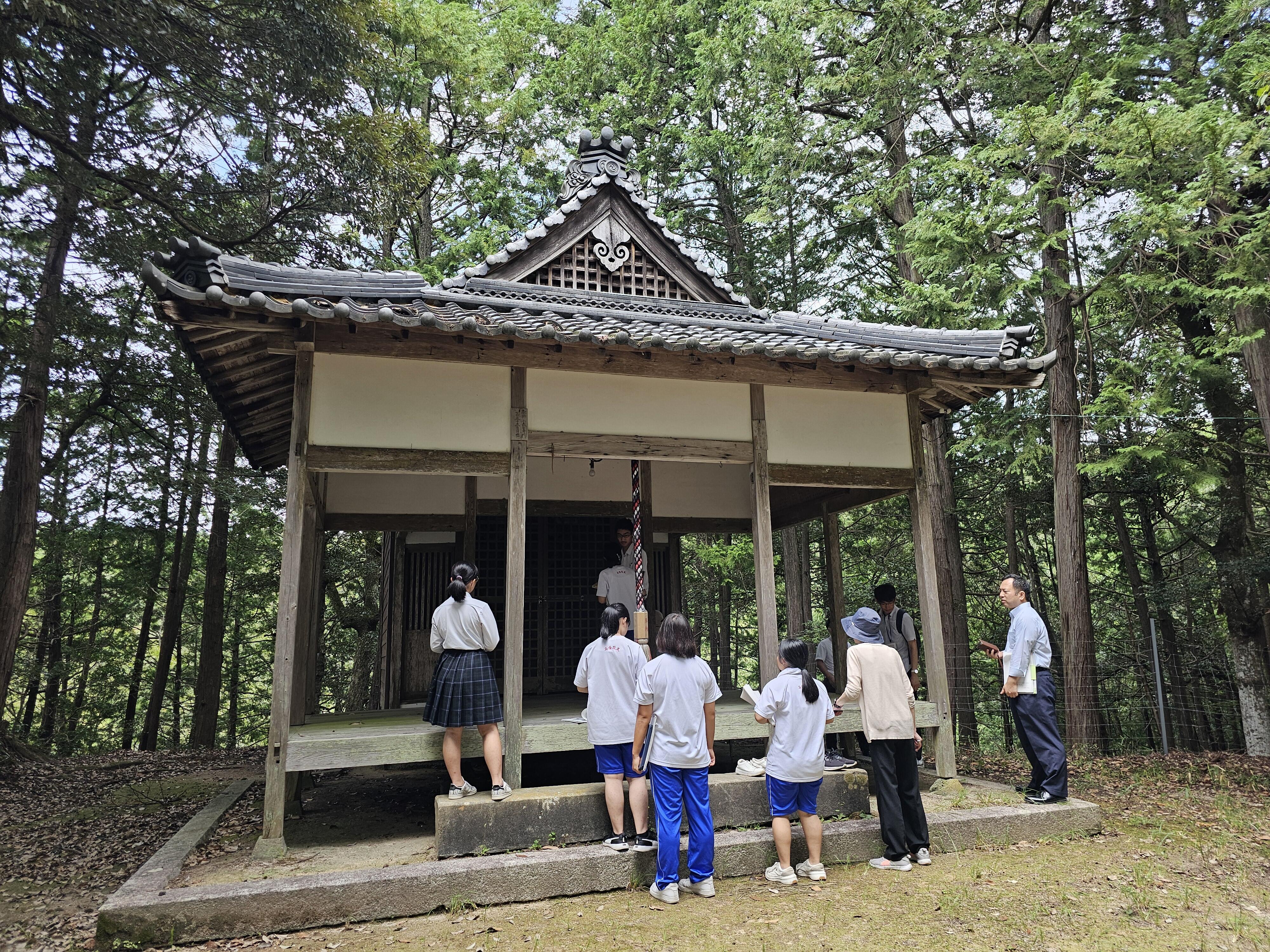 https://www.kyoto-be.ne.jp/tangoryokufuu-hs/mt/library-k/images/20240924_120621.jpg