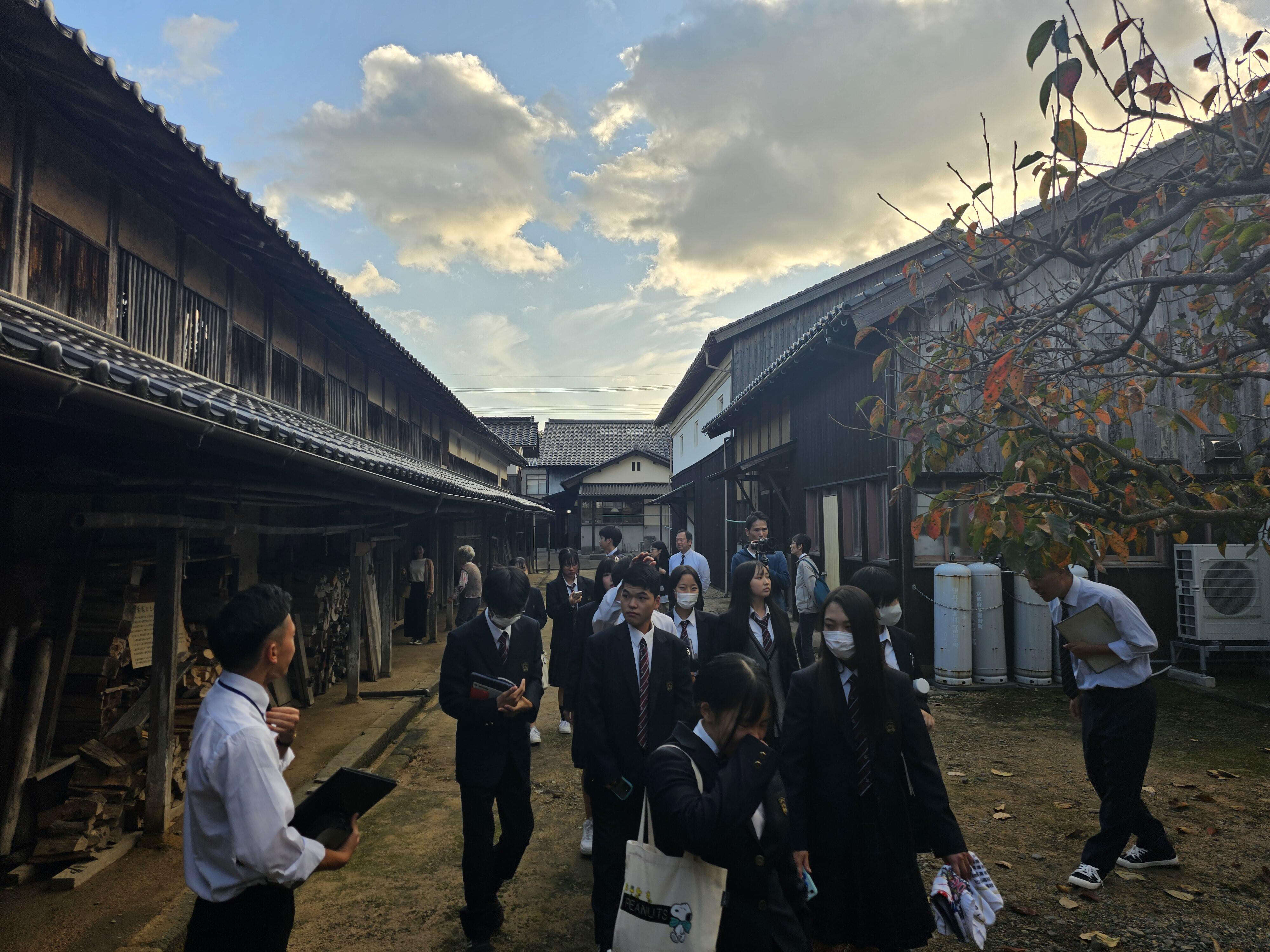 https://www.kyoto-be.ne.jp/tangoryokufuu-hs/mt/library-k/images/20241030_160306.jpg
