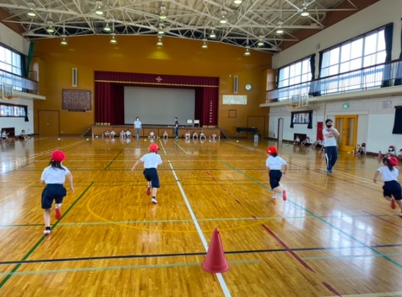 1年 体育 シャトルラン