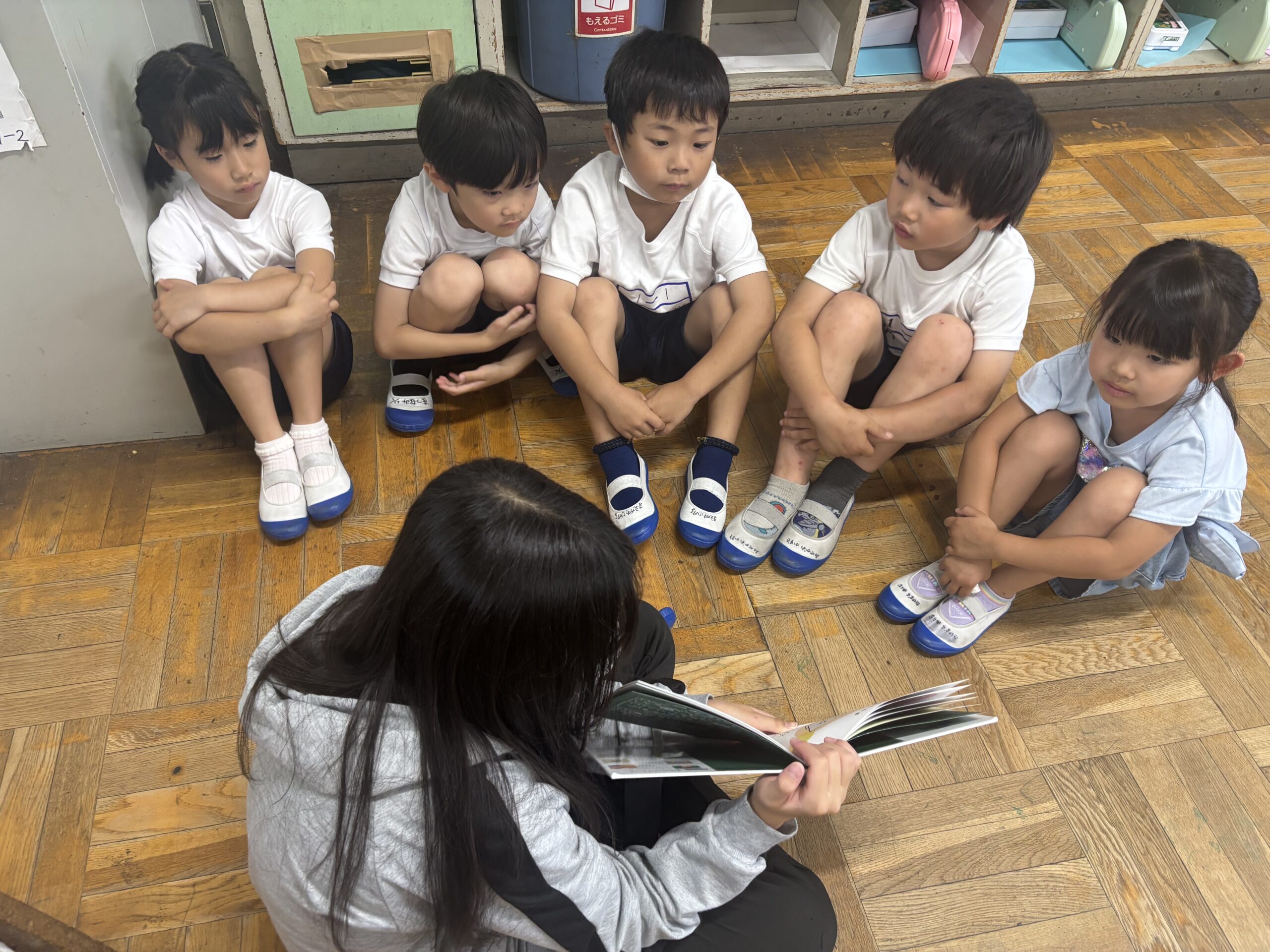 6年生の読み聞かせ