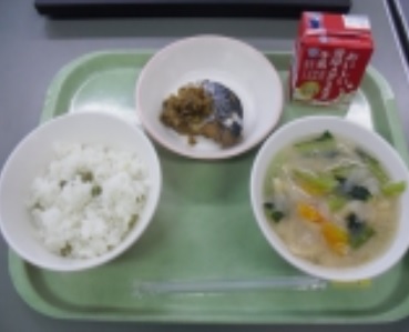 エンドウ豆を使った給食７