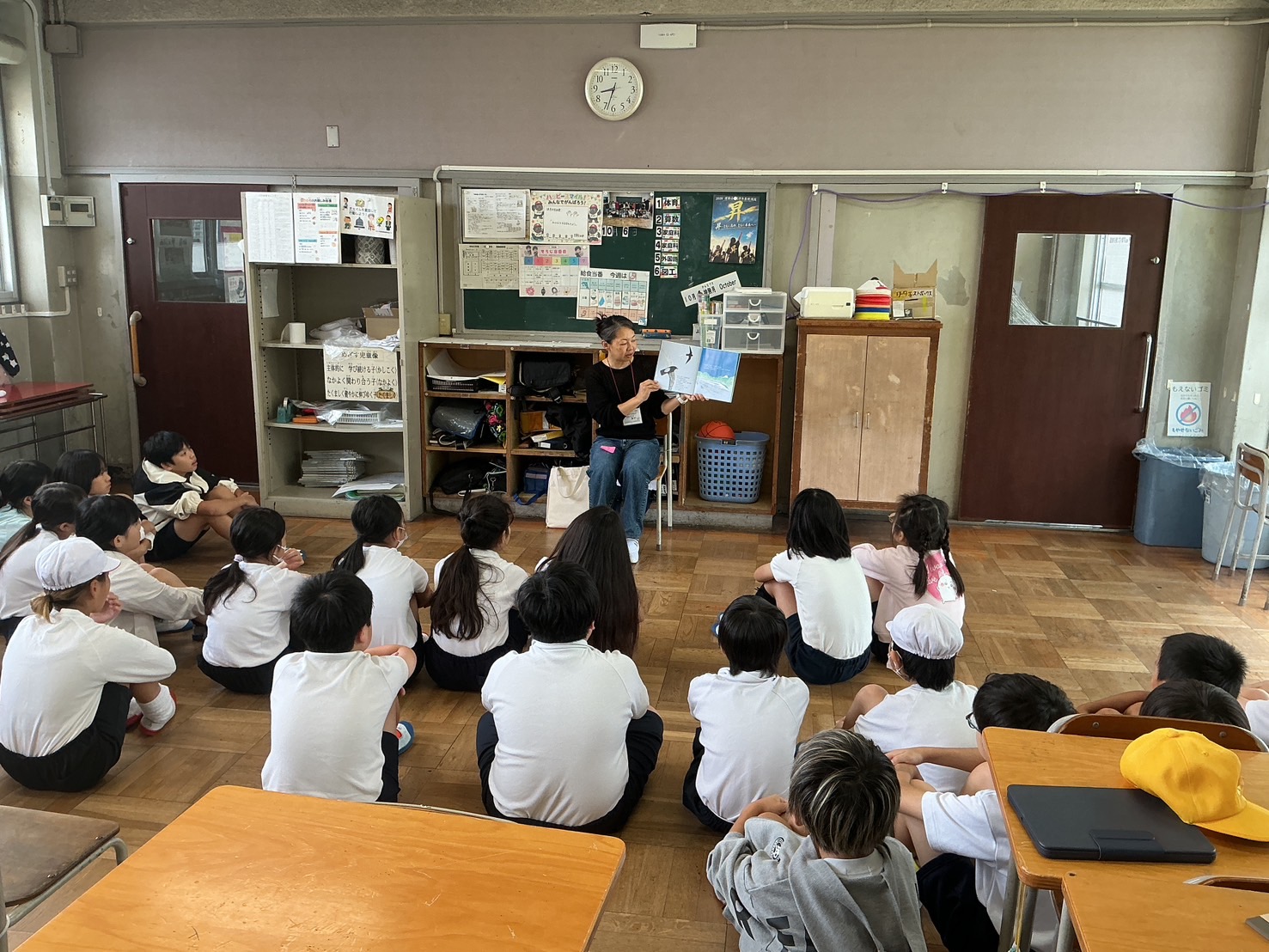 読書ボランティアさんによる読み聞かせ